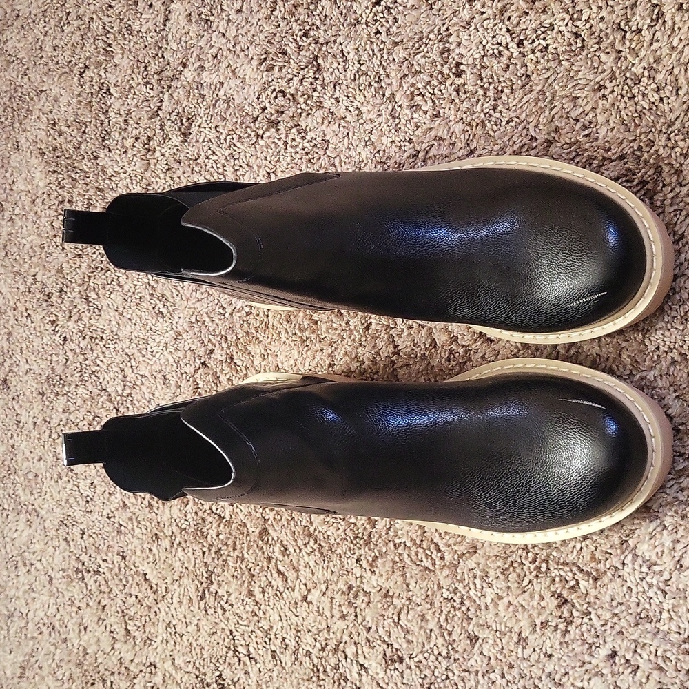 Womens wedge bootie